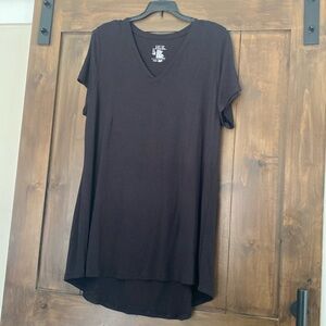 E152 Women’s NWOT Hue Black V-neck Tunic Sz XL